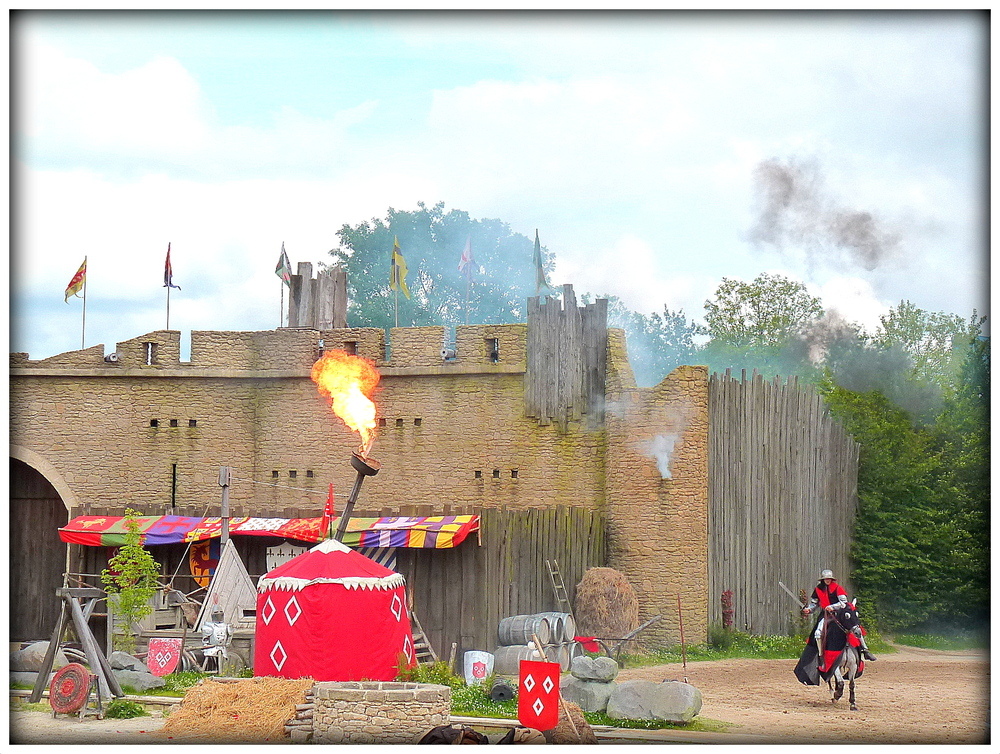 LE PUY DU FOU -2- Spectacle Le Secret de la Lance .