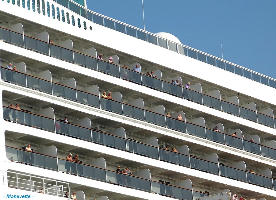 Le Queen Mary 2 vu d' un autre angle