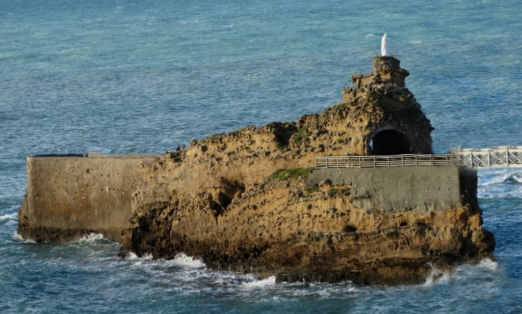 Le Rocher-de-la-Vierge (64200 Biarritz) vierge !