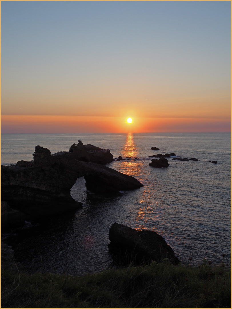 Le Rocher de la Vierge au coucher de soleil…