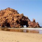 Le rocher percé sur la plage de Mirleft - Die berühmte Felskomposition am Strand von Mirleft