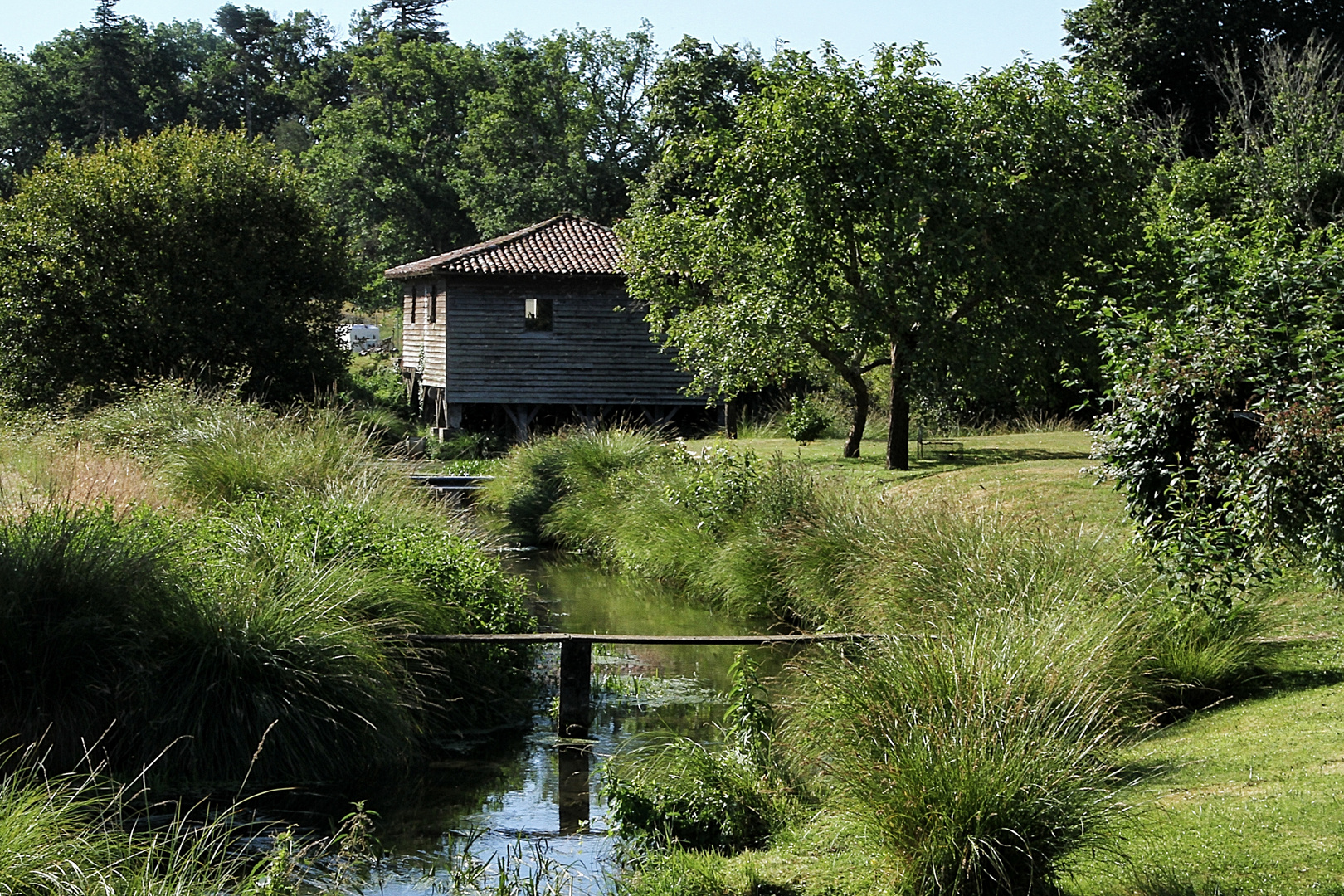 le ruisseau et la cabane !