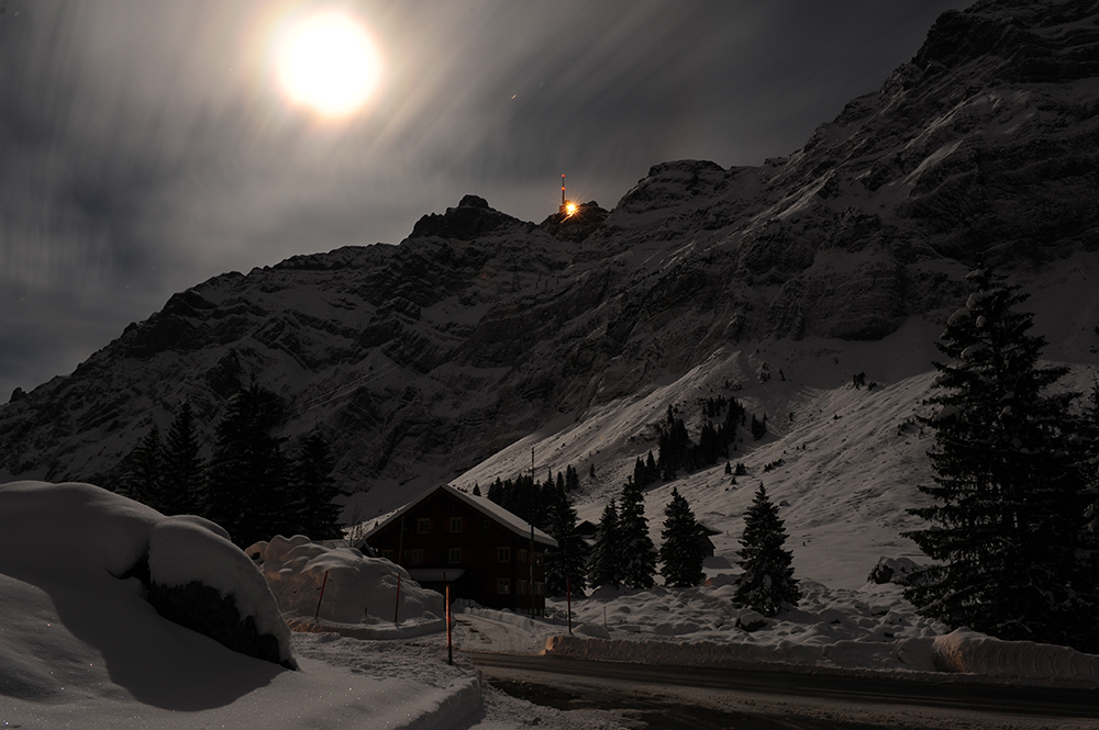 Le Säntis à pleine lune