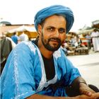 le saharien sur un marchè du Maroc