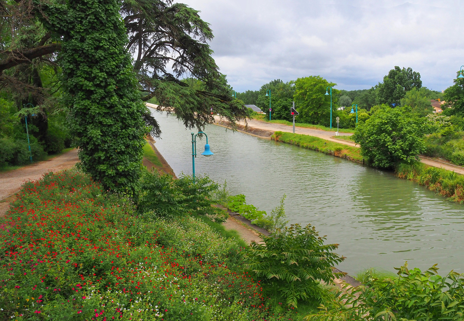 Le sas ouest du pont-canal à Agen