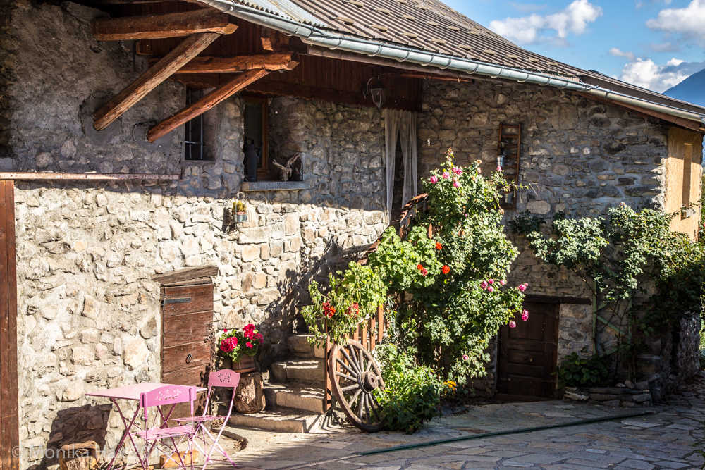 Le Sauze-sur-Lac - provencalisches Bergdorf