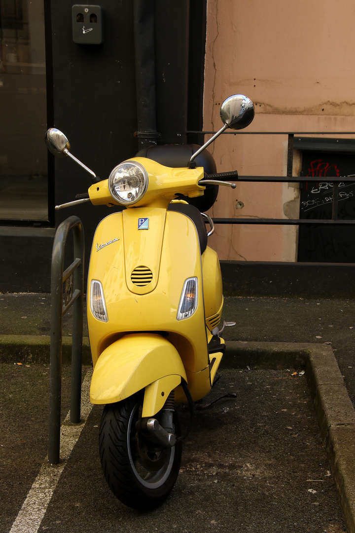 le scooter jaune !