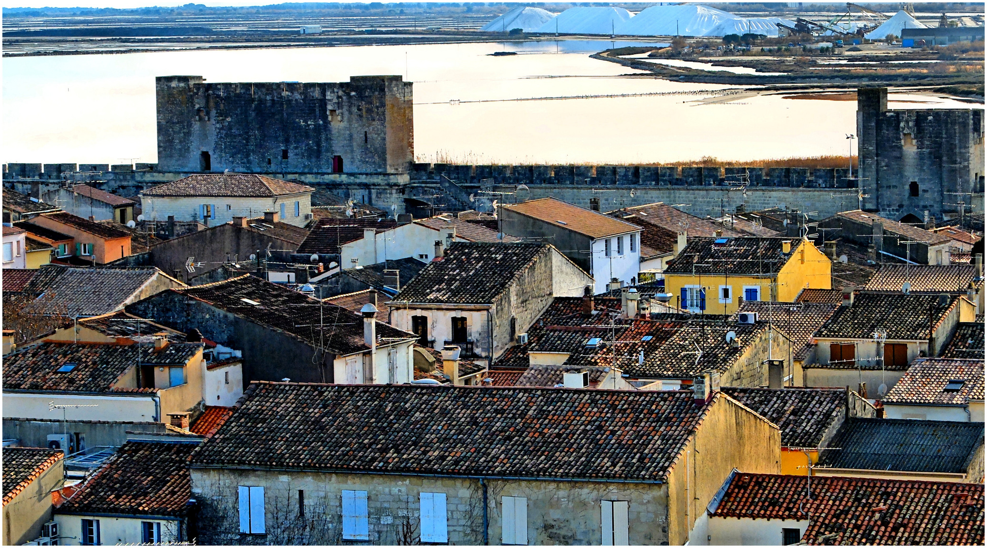 Le sel d'AiguesMortes... photo et image europe, france, provence