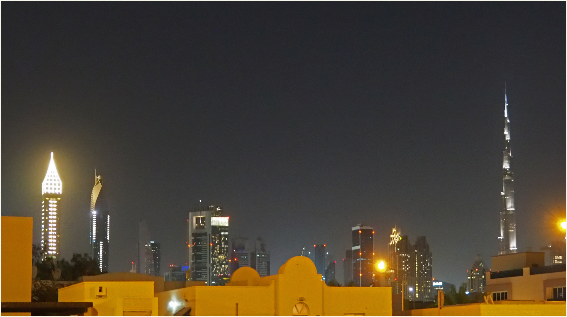 Le skyline de Dubaï la nuit