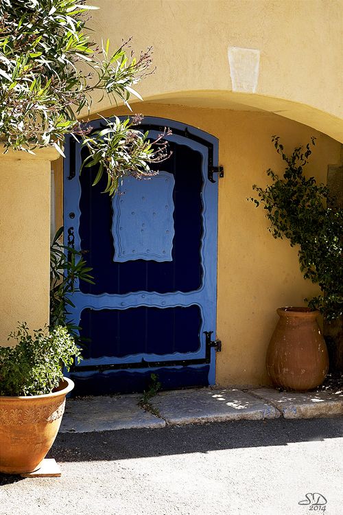 Le soleil devant la porte