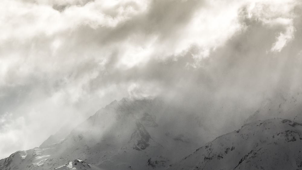 Le soleil embrasse la montagne de alimya 