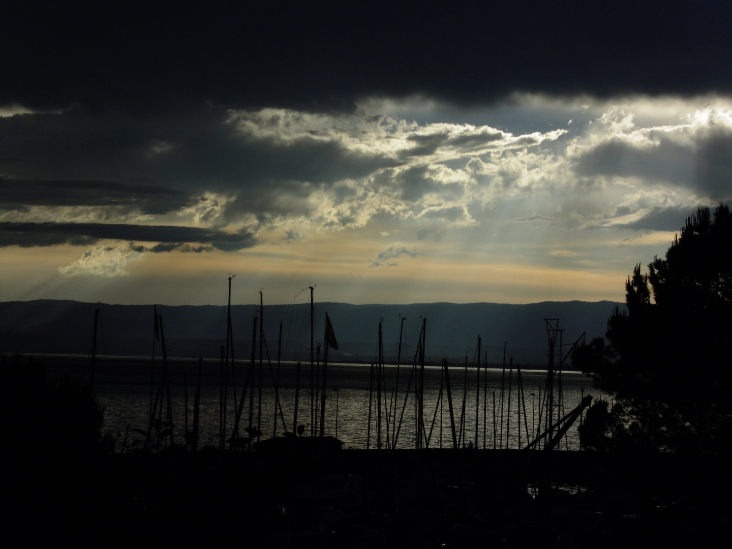 Le soleil qui transperce les nuages