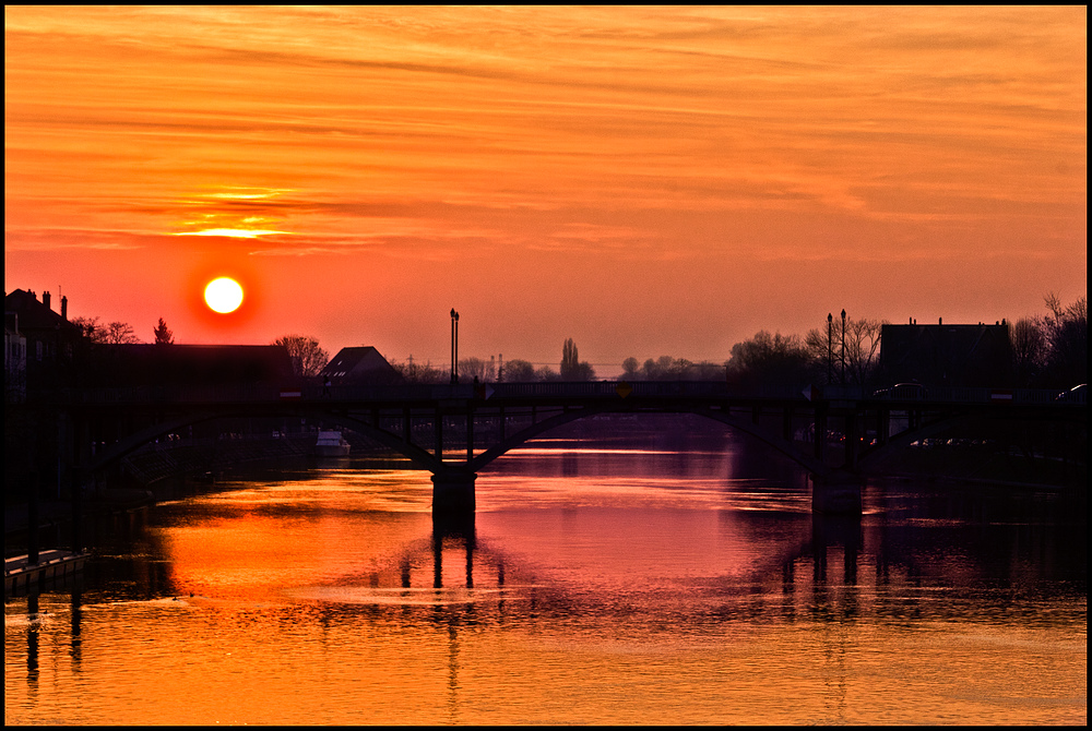 Le soleil se couche sur Lagny .