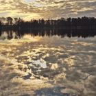 Le soleil se lève sur le lac