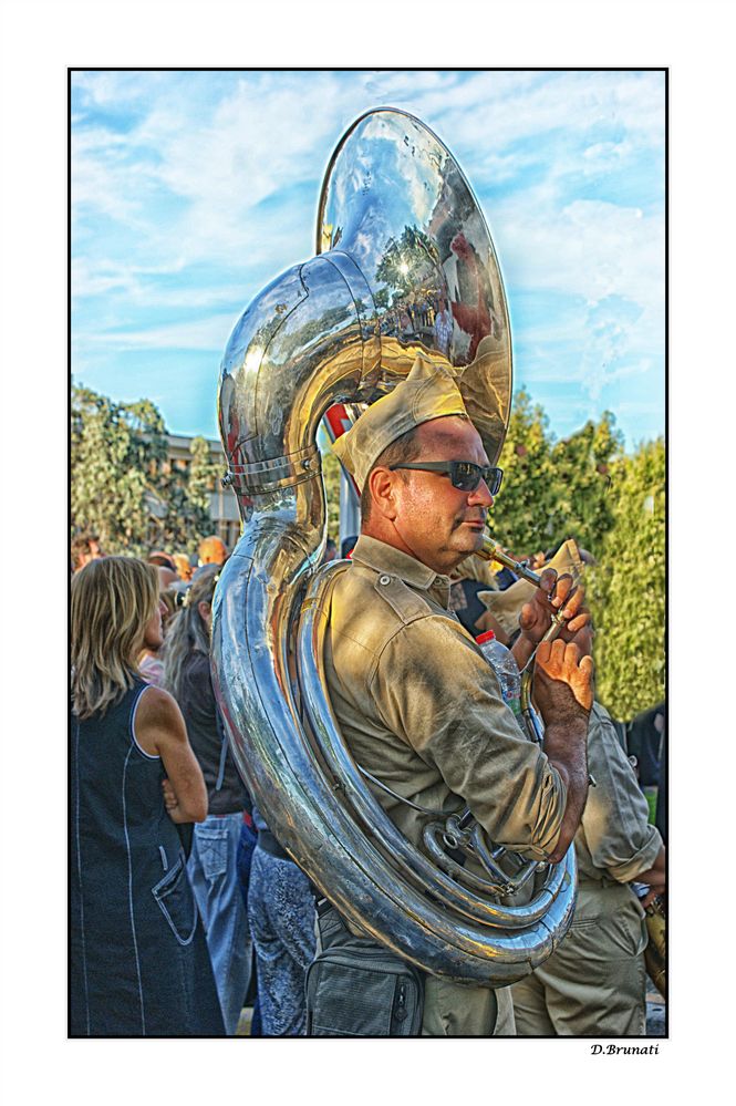 Le Soubassophone (Amusement photographique)