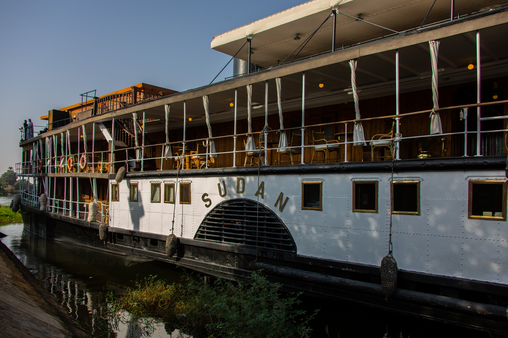 Le S/S Sudan à quai sur les berges du Nile.