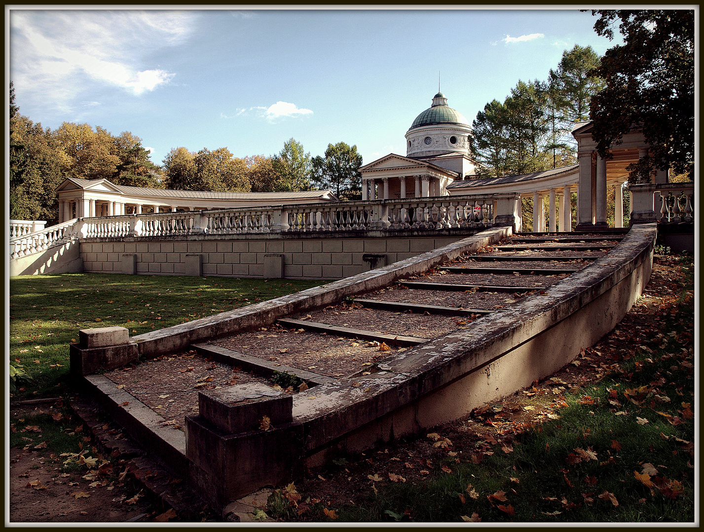 Le temple - le Tombeau (Colonnade)