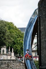 Le toboggan bleu