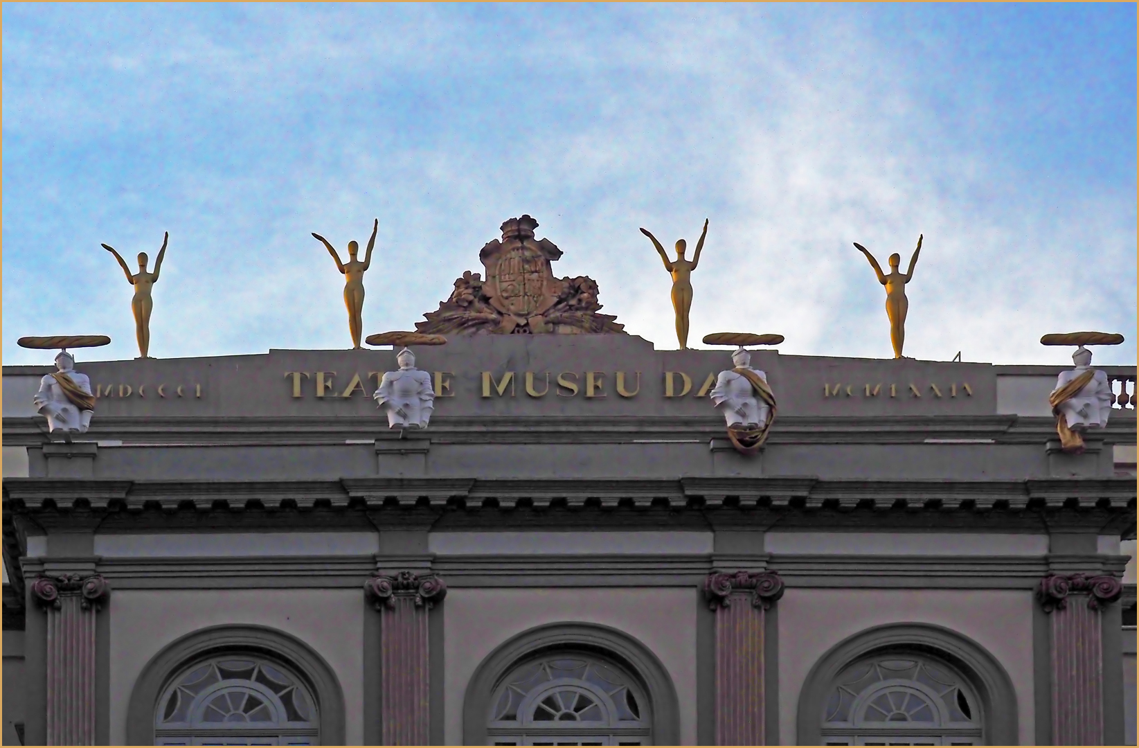 Le toit du Théâtre-Musée Dali à Figueras