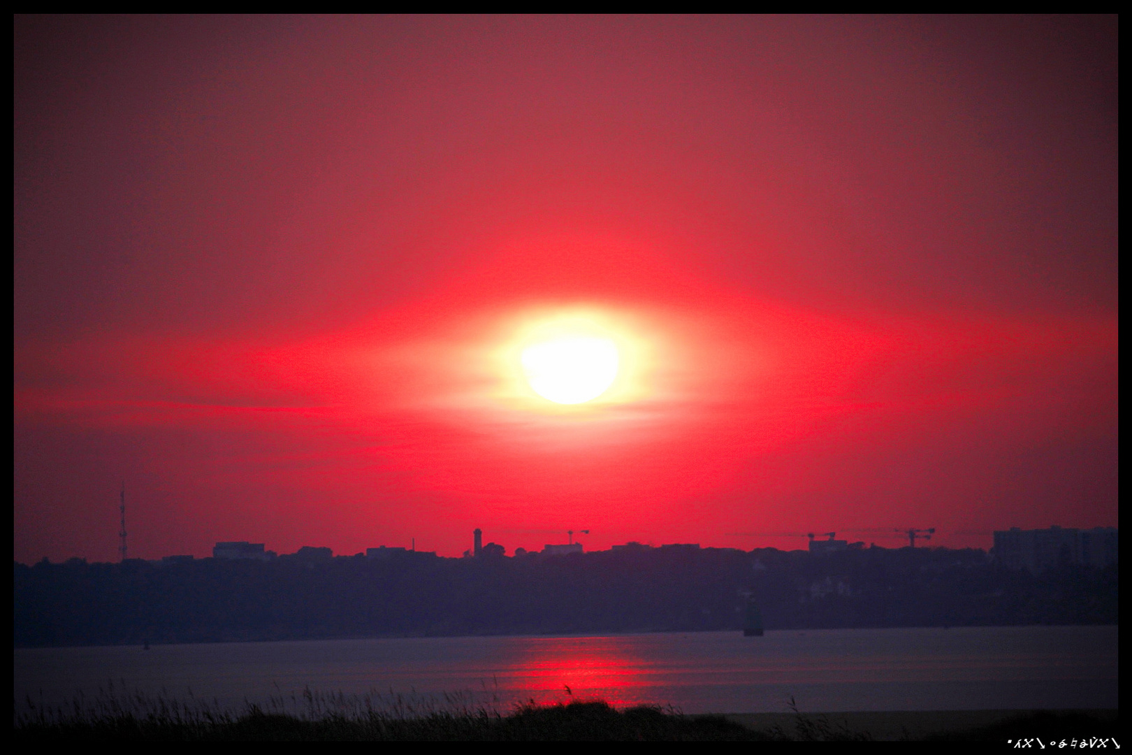 Le ton est rouge...