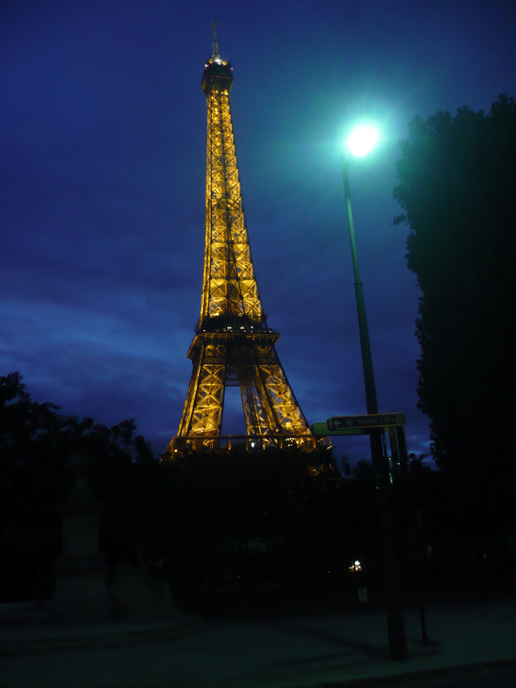 Le Tour Eiffel dans la nuit