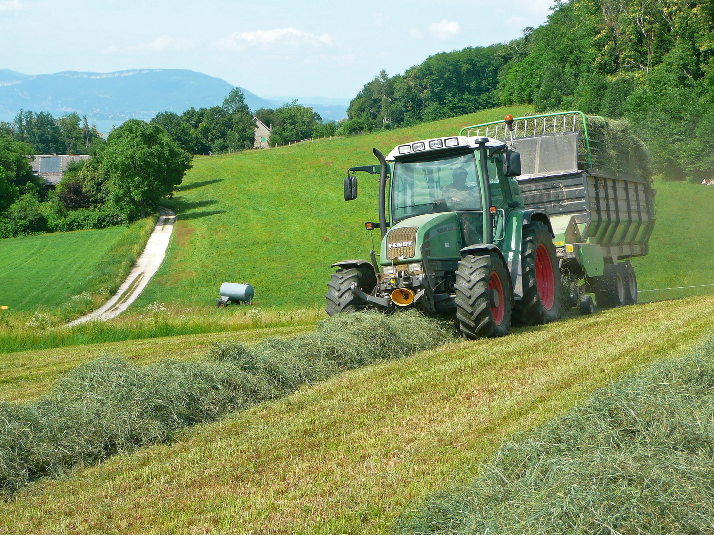 Le tracteur et sa remorque