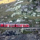 Le train à 2 310m au Passo del Bernina