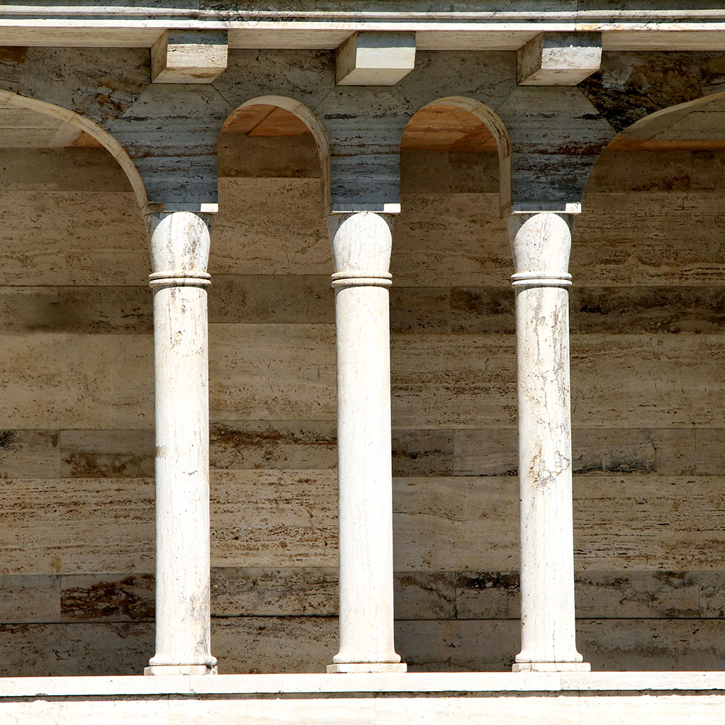 le tre colonne del tempio