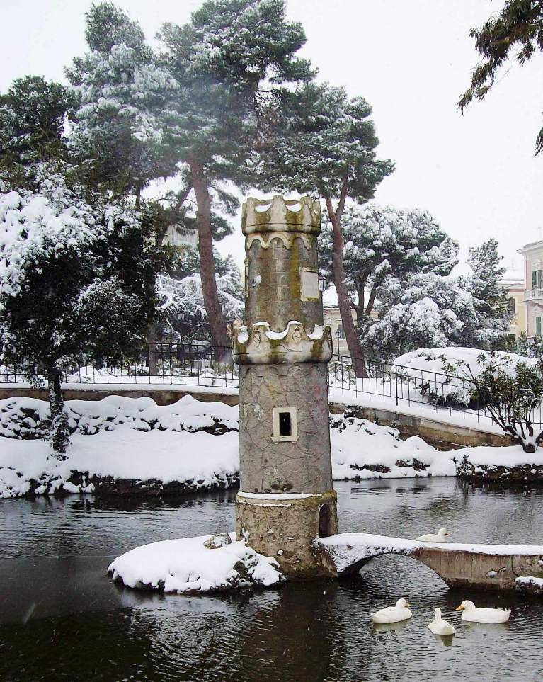 Le tre paperelle in un paesaggio invernale