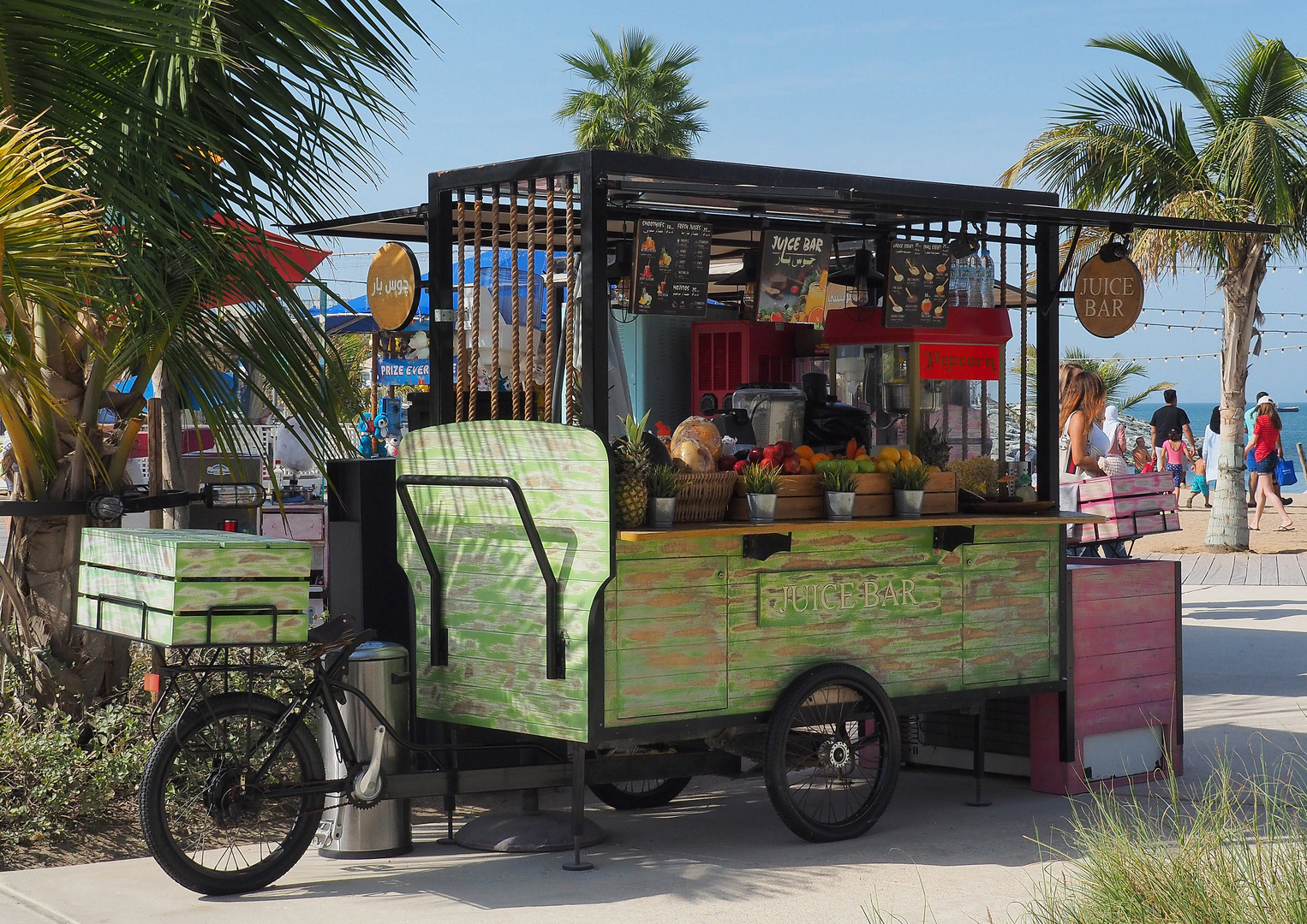 Le triporteur du marchand de jus de fruits