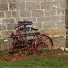 Le vélo rouge.