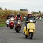 LE VESPA JAUNE ....