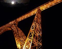 Le viaduc de Garabit de nuit