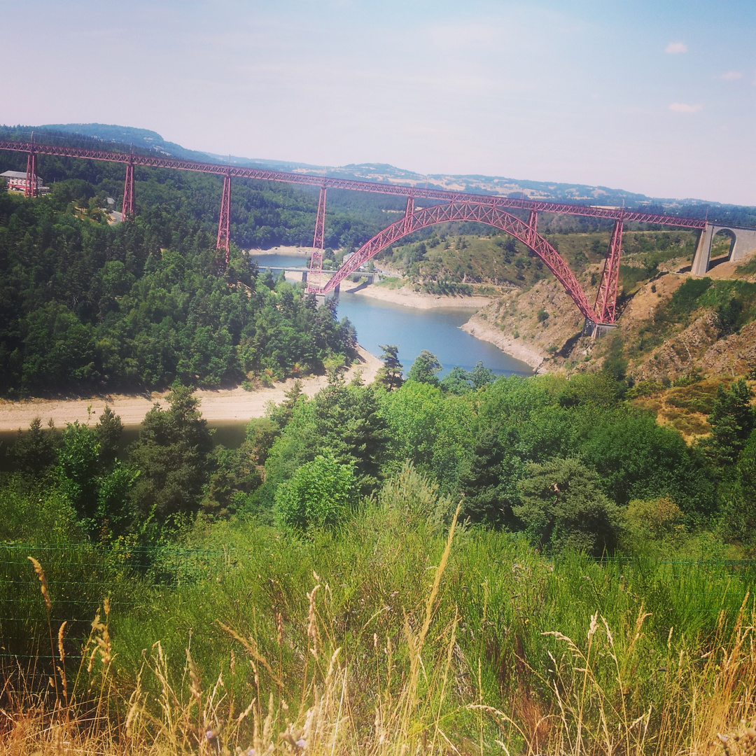 Le viaduc de Garabit ( Eiffel )