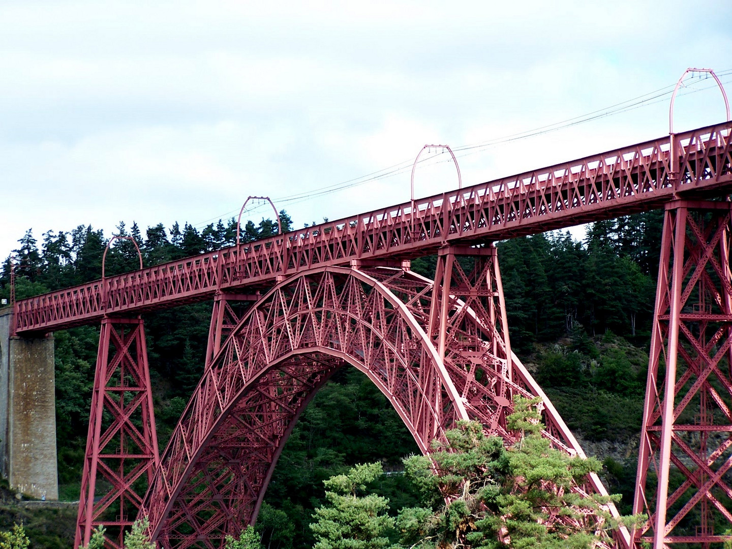 Le viaduc de Garabit sur la commune de Ruynes-en-Margeride dans le Cantal. 