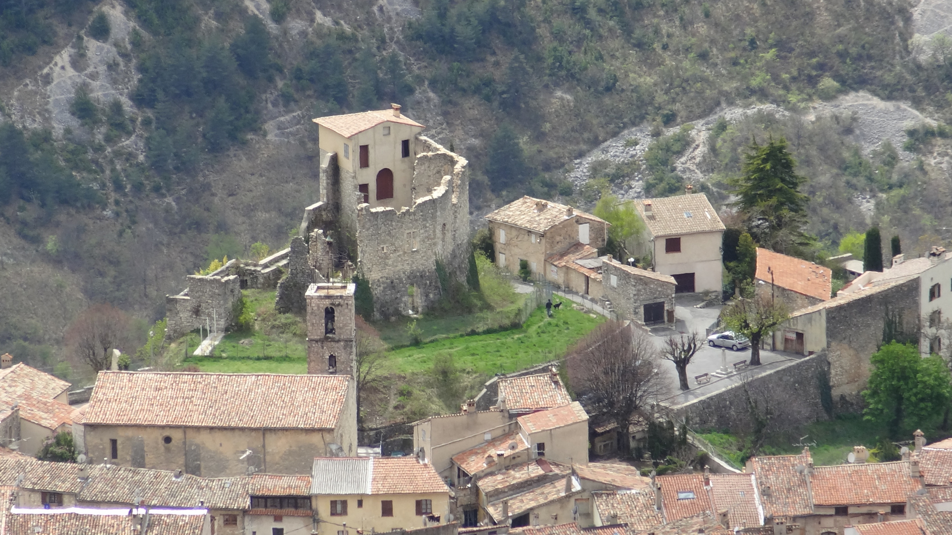 Le vieux château de Gréolières