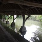 ..Le vieux lavoir, en bordure de  la rimarde..(45)