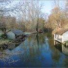 ..Le vieux lavoir, en bordure d'Essonne..