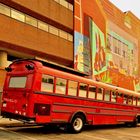 le vieux long bus ROUGE