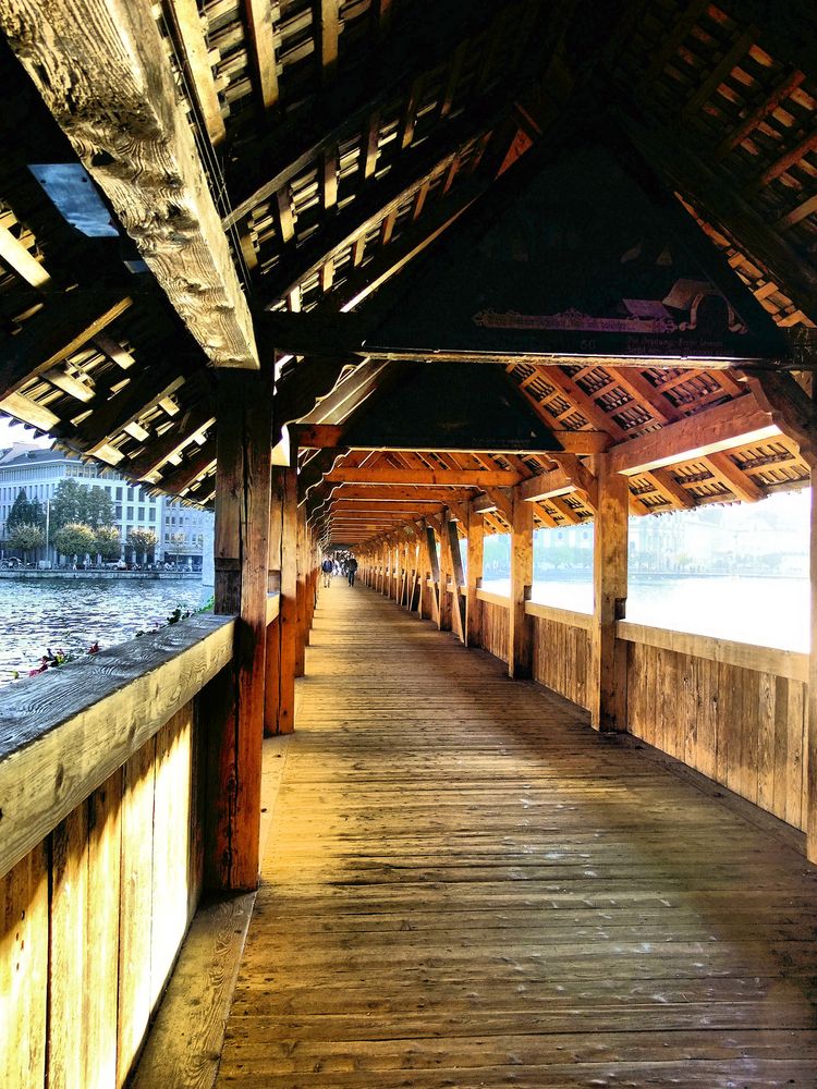 Le vieux pont de Lucerne. 2