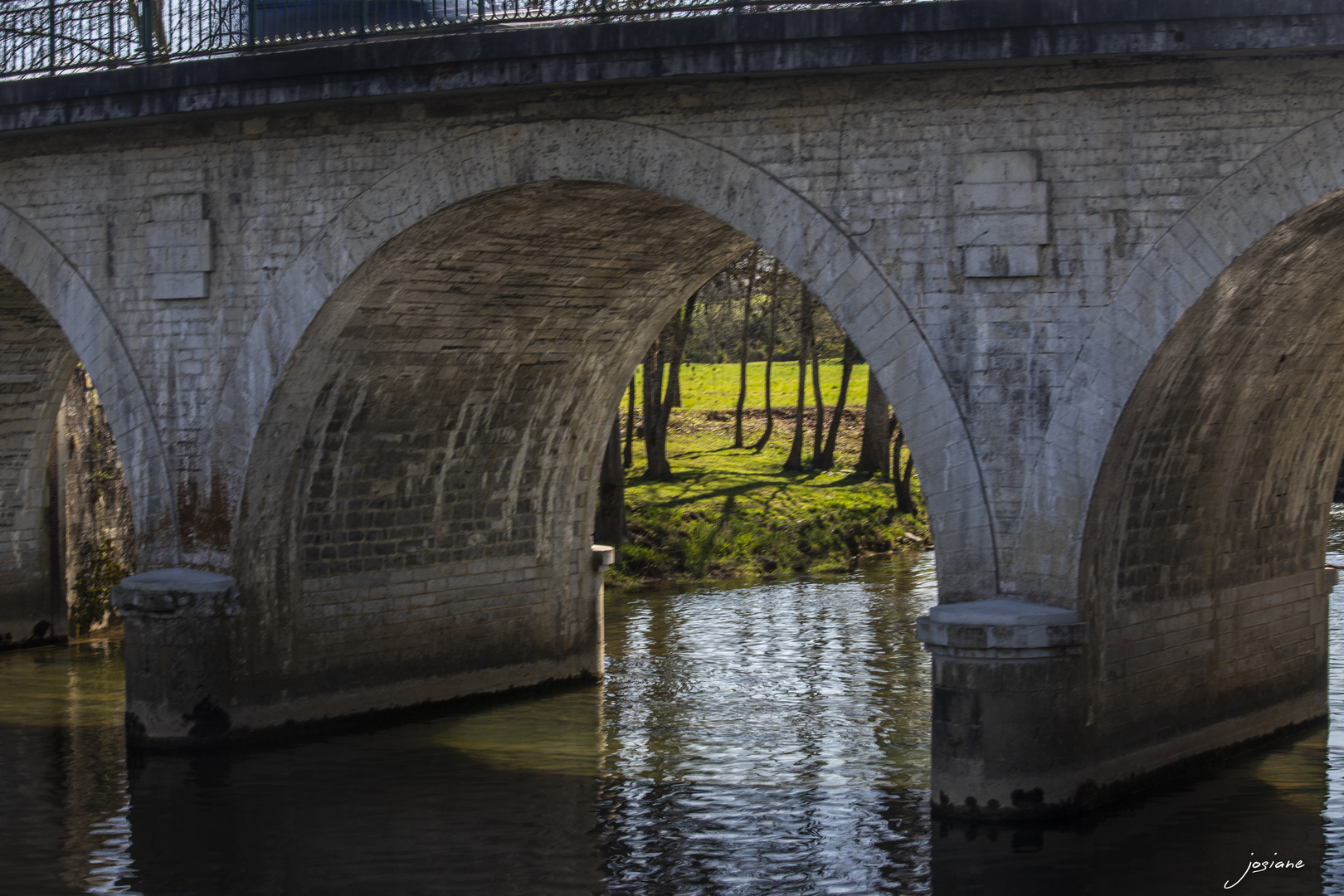LE VIEUX PONT DE PIERRE photo et image | nature, fleuve, pont Images
