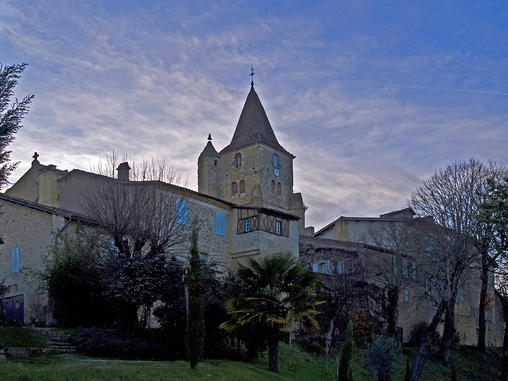 Le village de Lavardens et son église un soir d’hiver