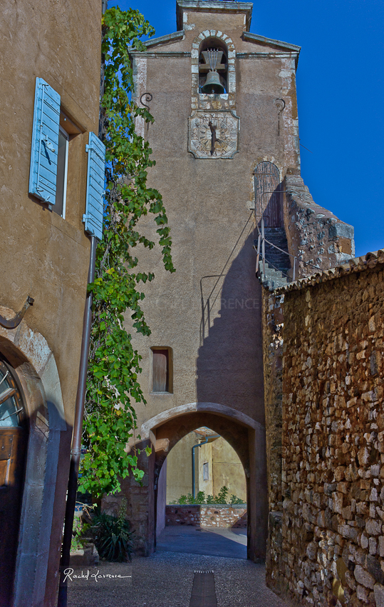 Le village de Roussilon, pays des ocres dans le Lubéron 3 ou 4 ?