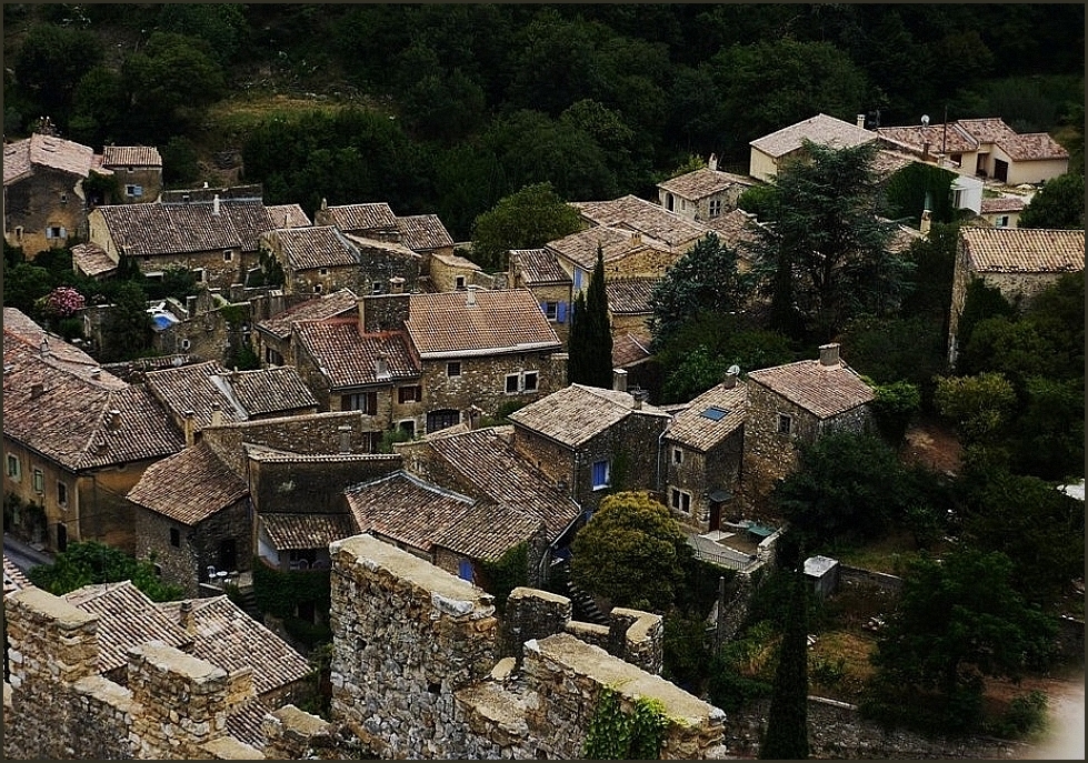 Le village de Saint-Montant (Ardèche) vu d'en-haut !!!