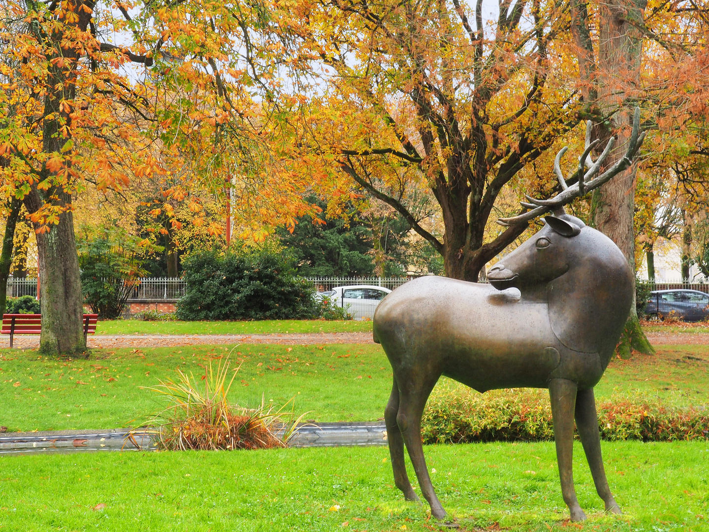 Le Wapiti de François-Xavier Lalanne dans le Parc Jayan  -  Agen