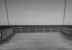 Leaning bridge