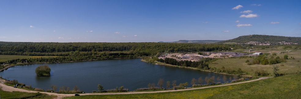 L'eau, le ciel, la verdure et ... l'industrie