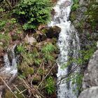 l'eau provient de la terre et tombe toujours de haut!