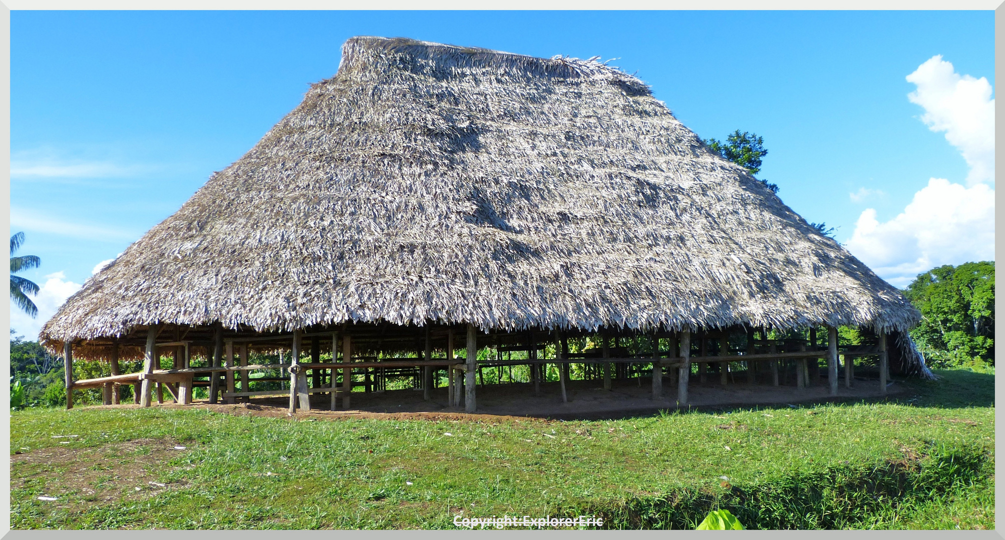 Leben am Amazonas 1: Dorfgemeinschaftshaus a la Amazonas