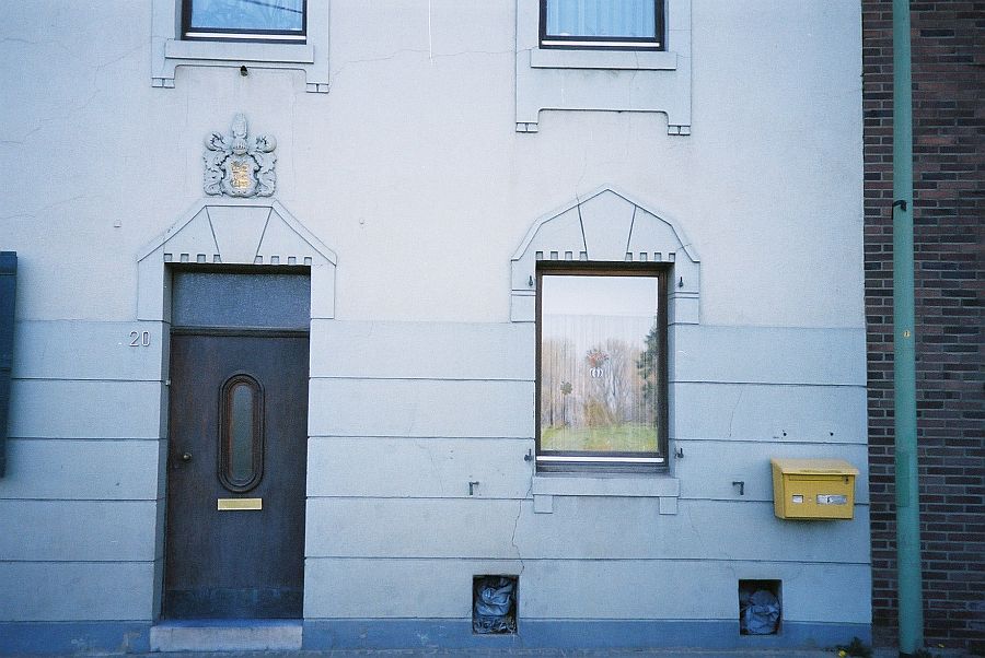 Leben mit dem Braunkohletagebau: Vergiss mein nicht - Inden - Hauswappen des Gehöfts